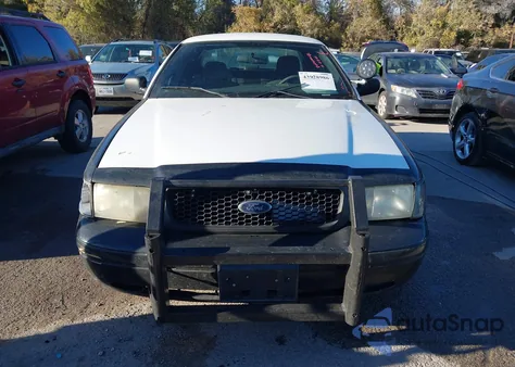 2010 Ford Crown Victoria Police/Police Interceptor z USA, uszkodzony, nr VIN 2FABP7BV8AX136598